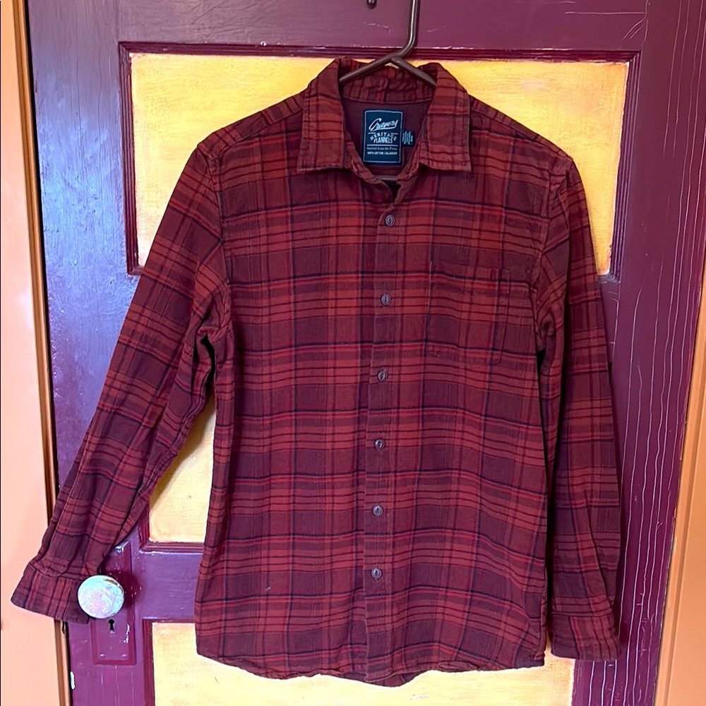 Grayers Red Casual Button Down Shirt with Classic Plaid Design